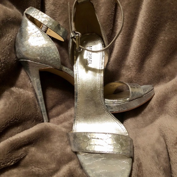 Michael Kors Metallic Platform Sandal - Picture 2 of 4